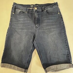 D2 Denim Shorts Women's Size 16 Blue Cuffed Knee Length‎ Jean Shorts